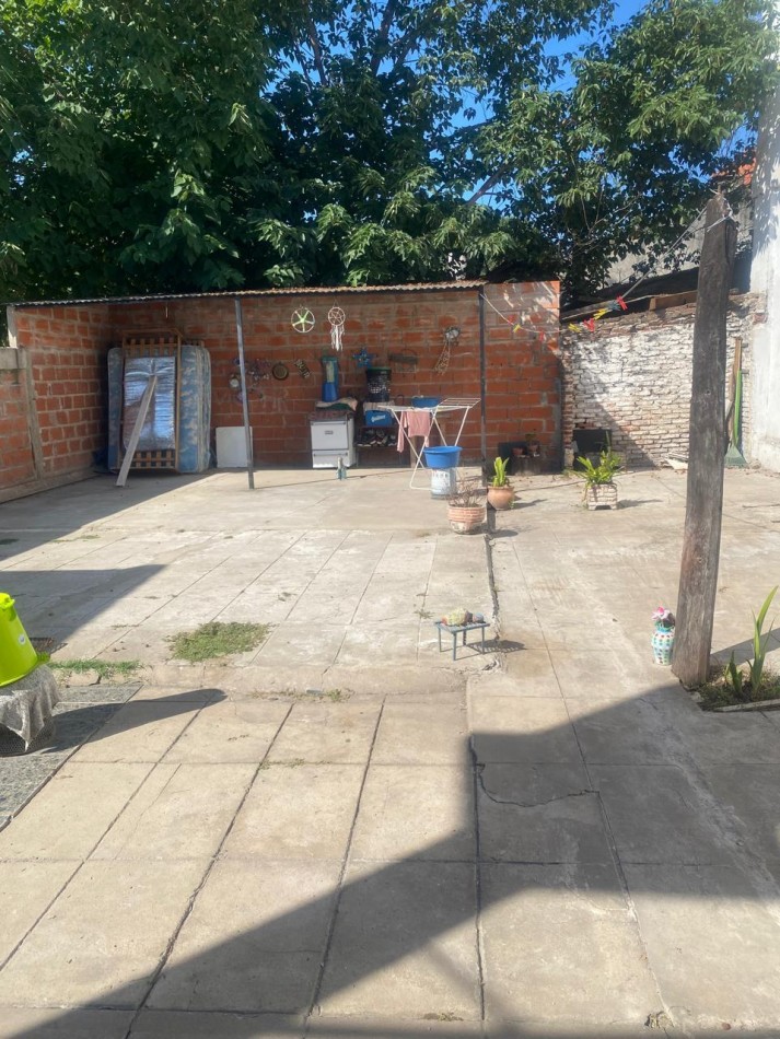 CASA AMERICANA con Local al frente